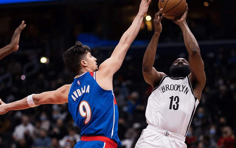 关于篮网队客场战胜劲敌，取得意外胜利的信息